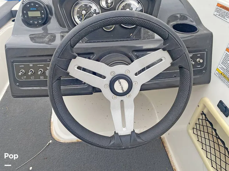 Slide: The Image of Bayliner 22 VR6 2022 - 15666527