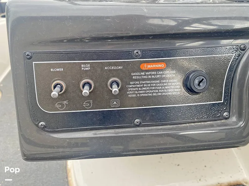 Slide: The Image of Bayliner 22 VR6 2022 - 15666528