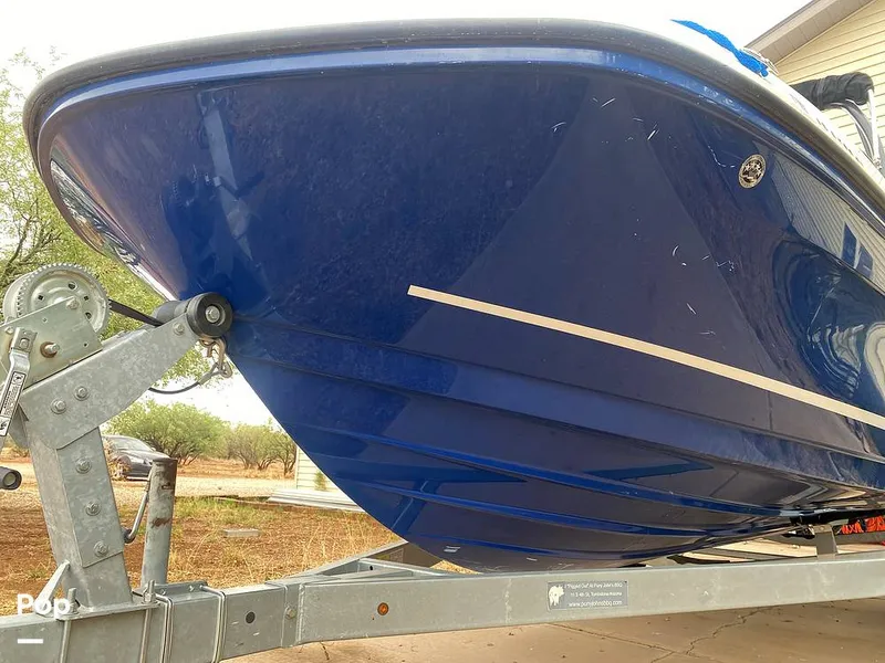 Slide: The Image of Bayliner 22 VR6 2022 - 15666533