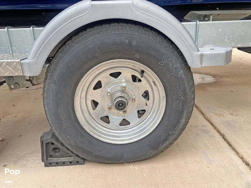 Slide: The Image of Bayliner 22 VR6 2022 - 15666541