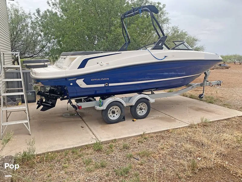 Slide: The Image of Bayliner 22 VR6 2022 - 15661082
