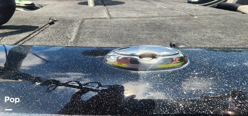 Slide: The Image of Cleats - Pull Up - 15681579