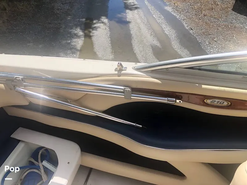 Slide: The Image of Sea Ray 210 Signature 2000 - 15751740