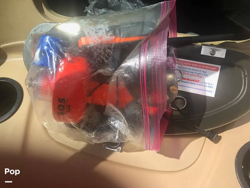 Slide: The Image of Sea Ray 210 Signature 2000 - 15751752