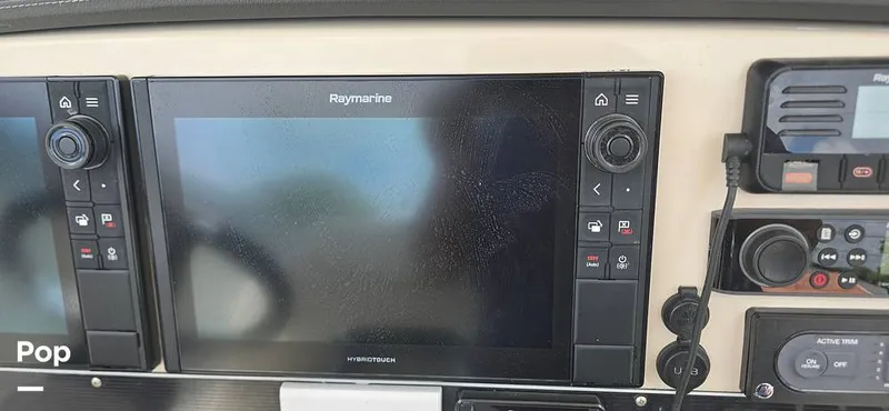 Slide: The Image of Boston Whaler 270 Dauntless 2019 - 15597717