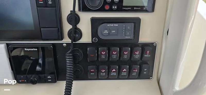 Slide: The Image of Boston Whaler 270 Dauntless 2019 - 15597719