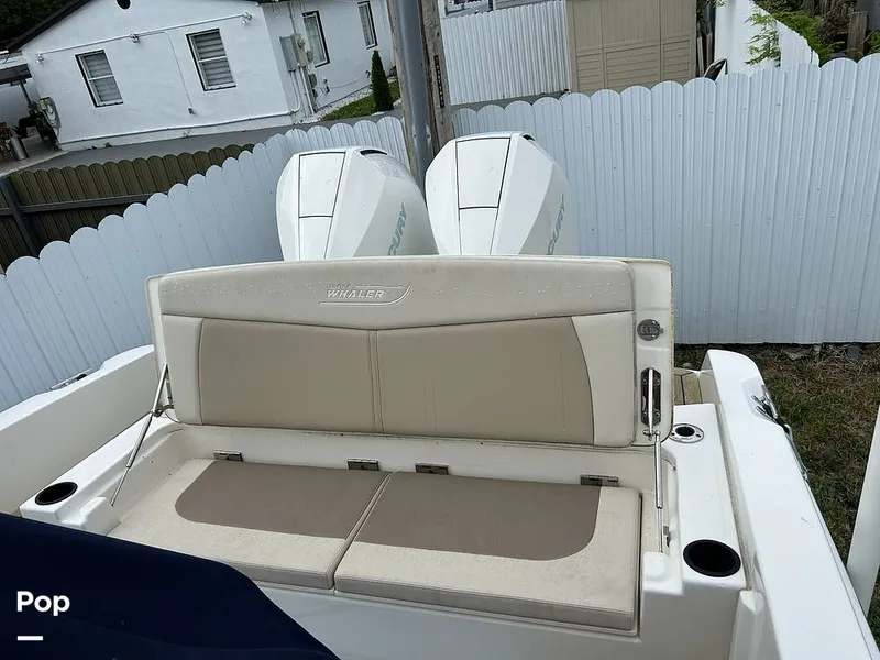 Slide: The Image of Boston Whaler 270 Dauntless 2019 - 15597734