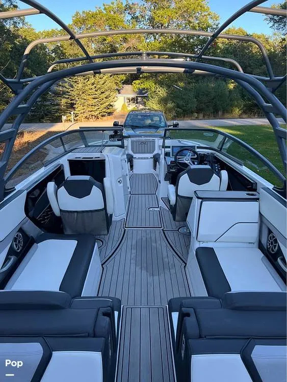 Slide: The Image of Yamaha 252SE 2022 - 15748856