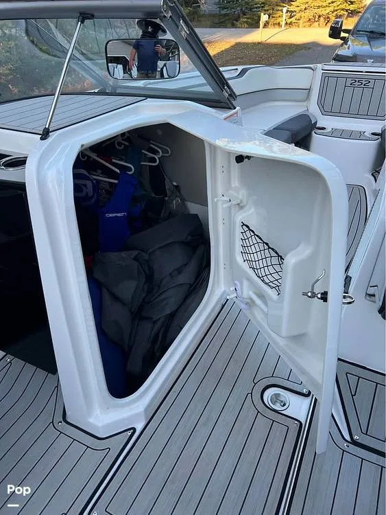 Slide: The Image of Yamaha 252SE 2022 - 15748859