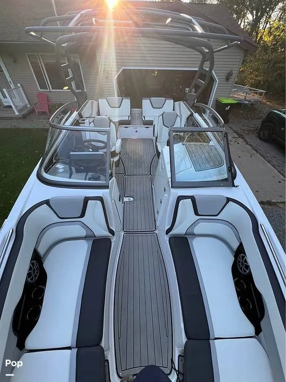 Slide: The Image of Yamaha 252SE 2022 - 15748860