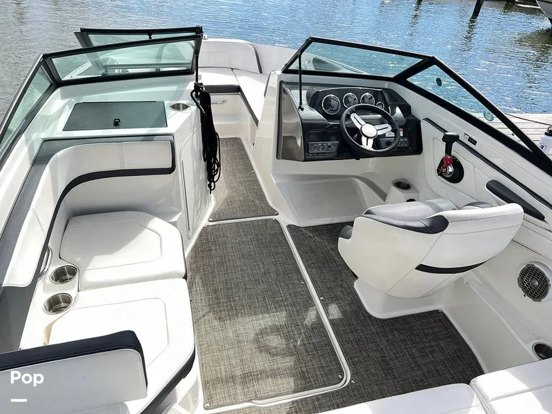 Slide: The Image of Sea Ray 19 SPX 2017 - 15813489