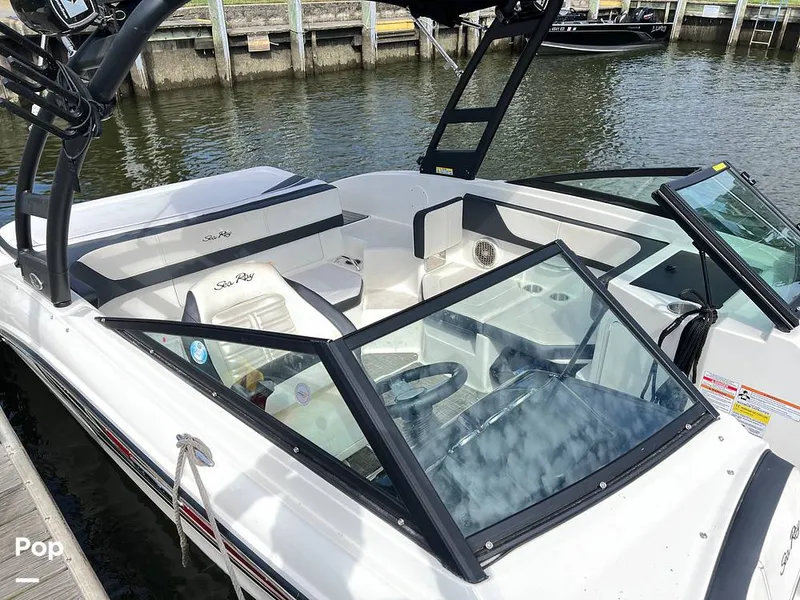 Slide: The Image of Sea Ray 19 SPX 2017 - 15813490