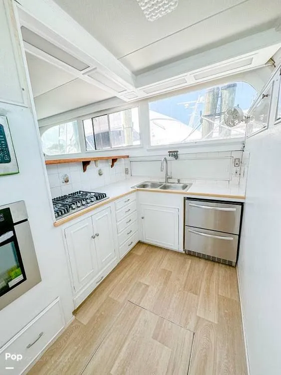 Slide: The Image of Huckins Sportsman 76 1970 - 15599774