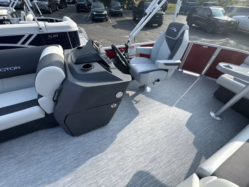 Slide: The Image of Bennington 20 S1 CRUISE 2026 - 17