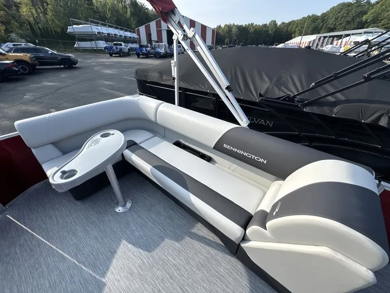 Slide: The Image of Bennington 20 S1 CRUISE 2026 - 19