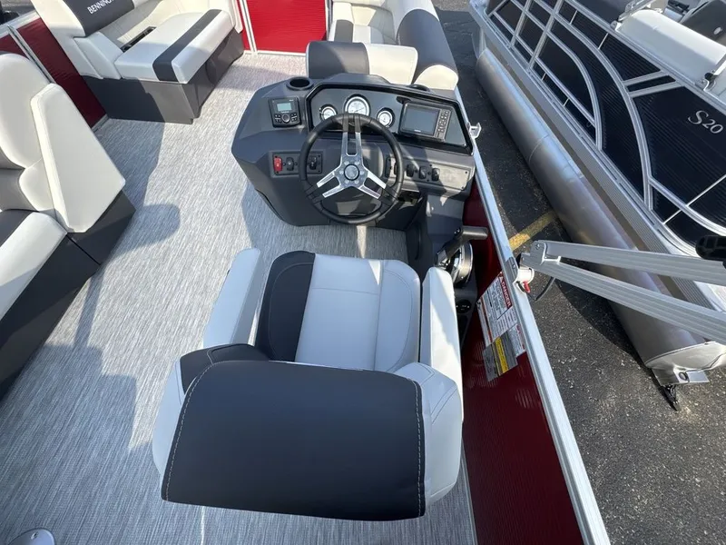 Slide: The Image of Bennington 20 S1 CRUISE 2026 - 24