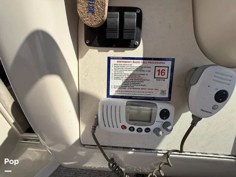 Slide: The Image of Sea Ray 245 Weekender 2005 - 15675492