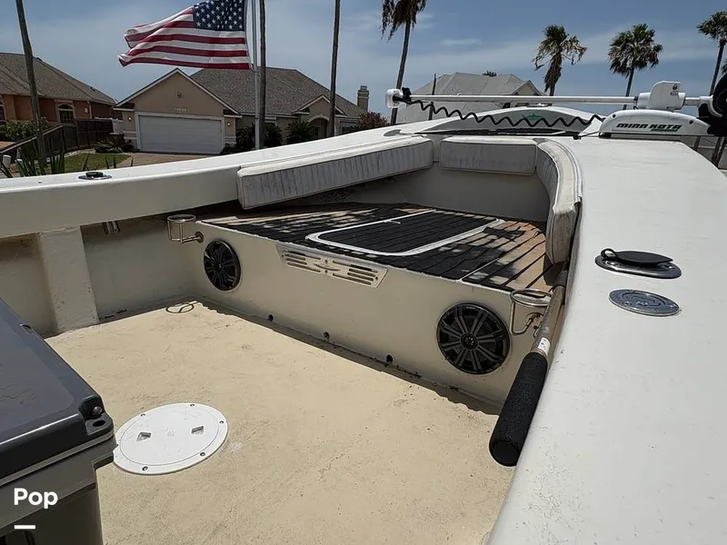 Slide: The Image of Speakers/beverage Holders/coaming Pads/bow Casting Deck With Storage - 15645669