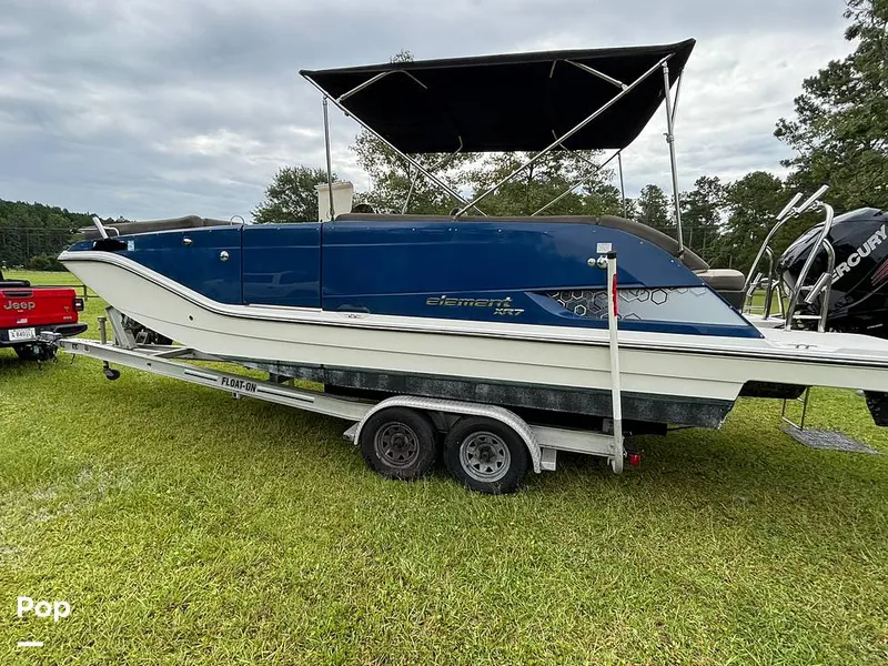 Slide: The Image of Bayliner Element XR7 2017 - 15723395