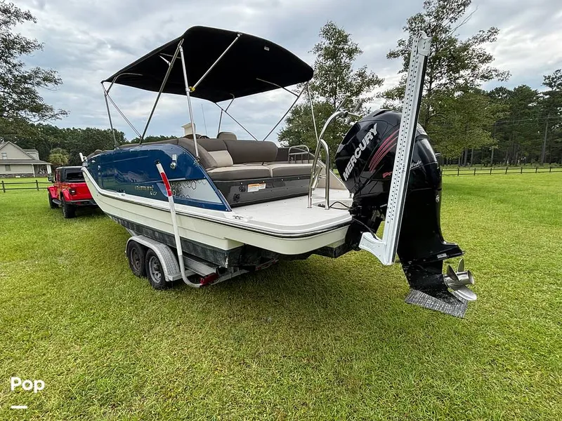 Slide: The Image of Bayliner Element XR7 2017 - 15723399