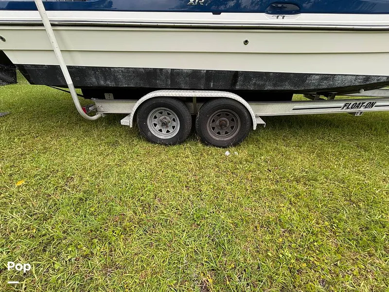 Slide: The Image of Bayliner Element XR7 2017 - 15723410