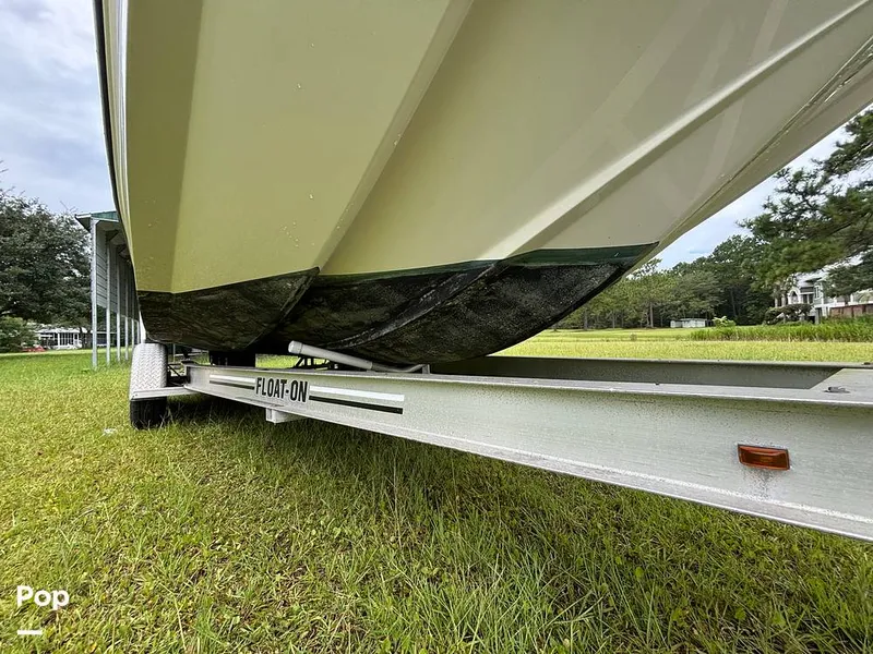 Slide: The Image of Bayliner Element XR7 2017 - 15723415