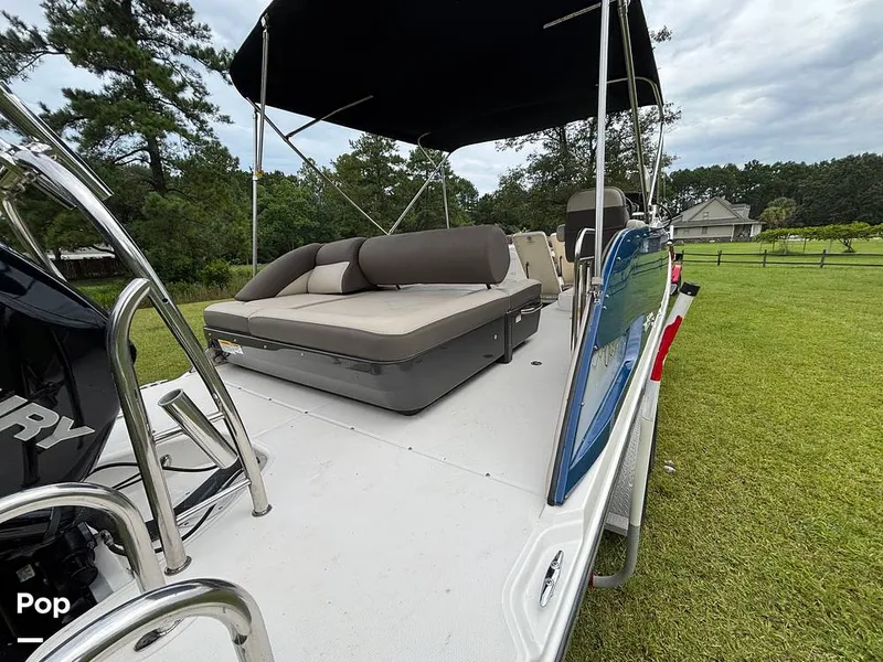 Slide: The Image of Bayliner Element XR7 2017 - 15723424