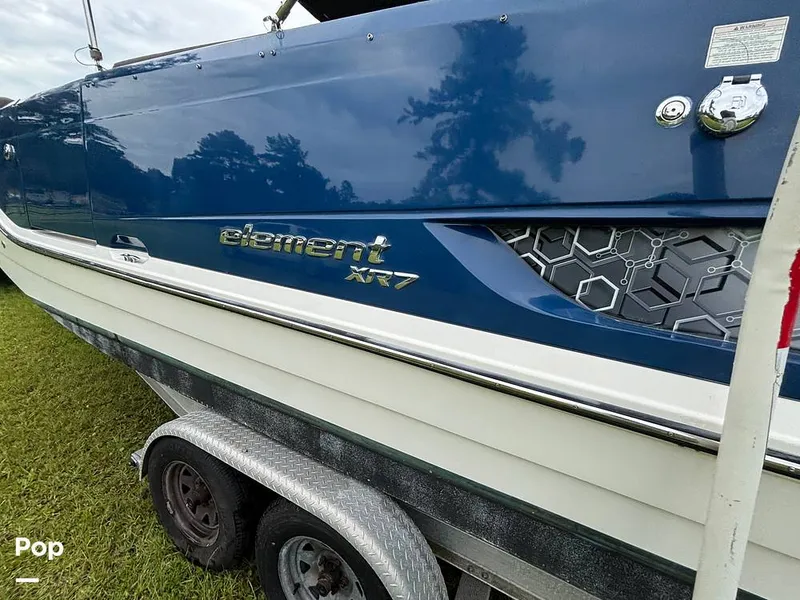 Slide: The Image of Bayliner Element XR7 2017 - 15723429