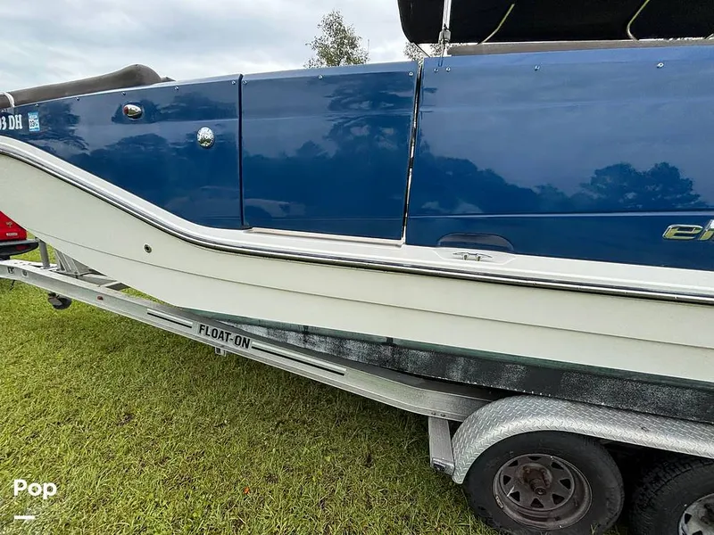 Slide: The Image of Bayliner Element XR7 2017 - 15723430