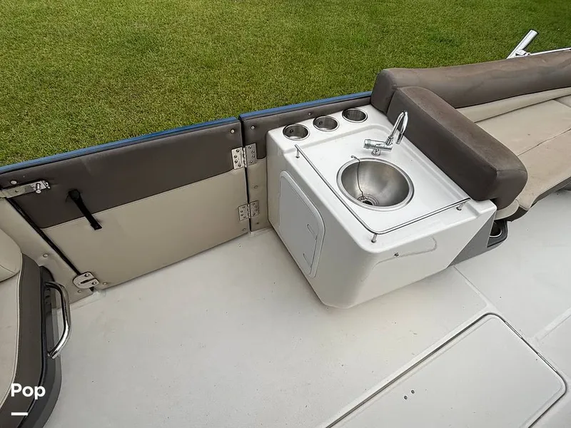 Slide: The Image of Bayliner Element XR7 2017 - 15723444