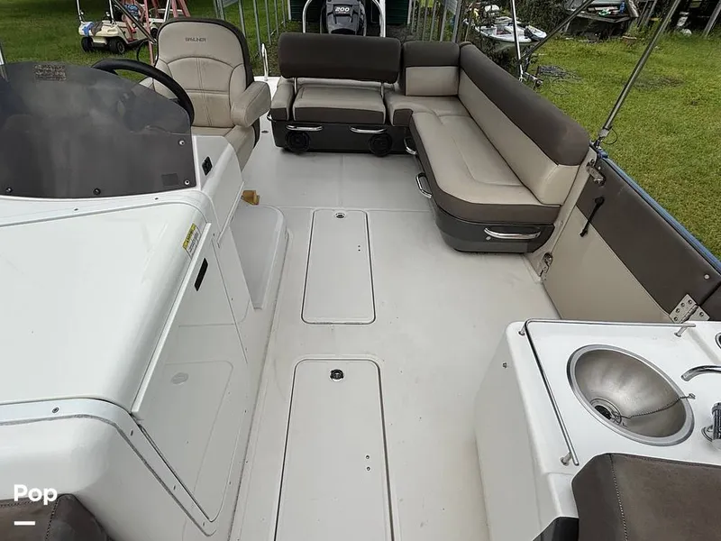 Slide: The Image of Bayliner Element XR7 2017 - 15723451