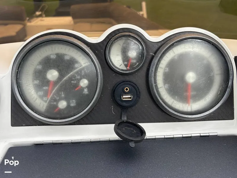 Slide: The Image of Bayliner Element XR7 2017 - 15723459