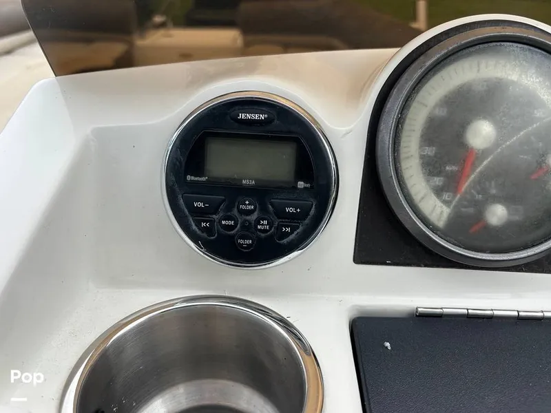 Slide: The Image of Bayliner Element XR7 2017 - 15723463