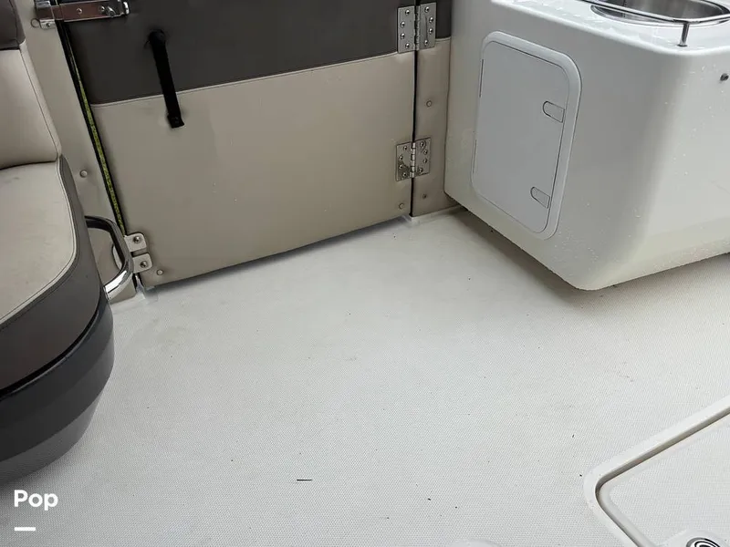 Slide: The Image of Bayliner Element XR7 2017 - 15723465