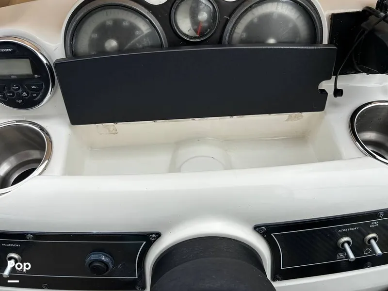 Slide: The Image of Bayliner Element XR7 2017 - 15723467