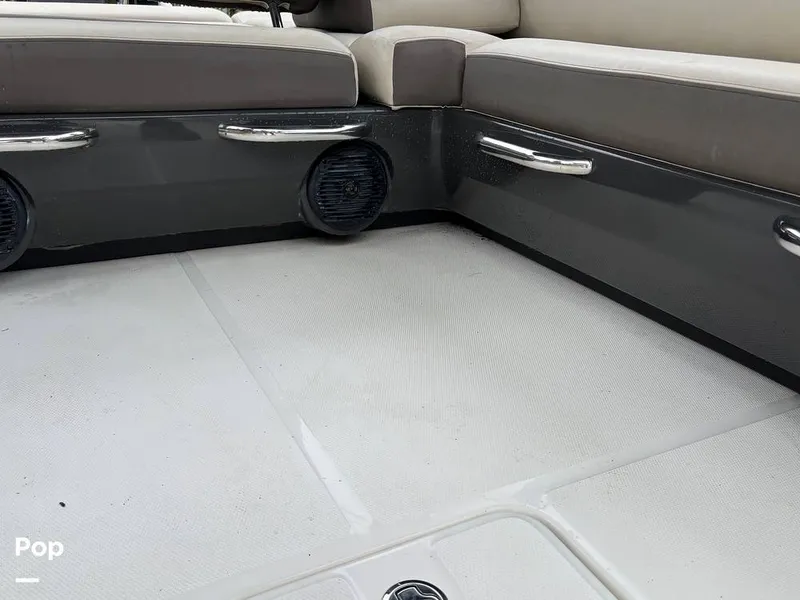 Slide: The Image of Bayliner Element XR7 2017 - 15723469