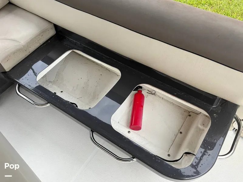 Slide: The Image of Bayliner Element XR7 2017 - 15723470