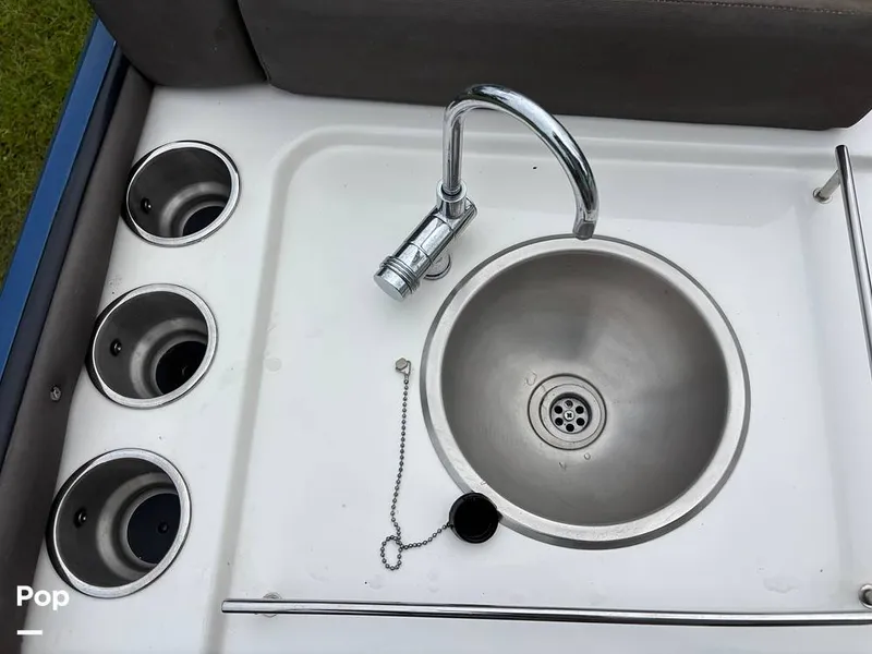 Slide: The Image of Bayliner Element XR7 2017 - 15723477