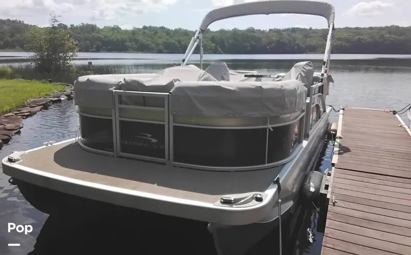 Slide: The Image of Bennington 21SSRX 2017 - 15642497