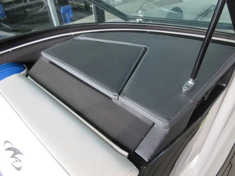 Slide: The Image of Monterey 224 FS 2018 - 15782009