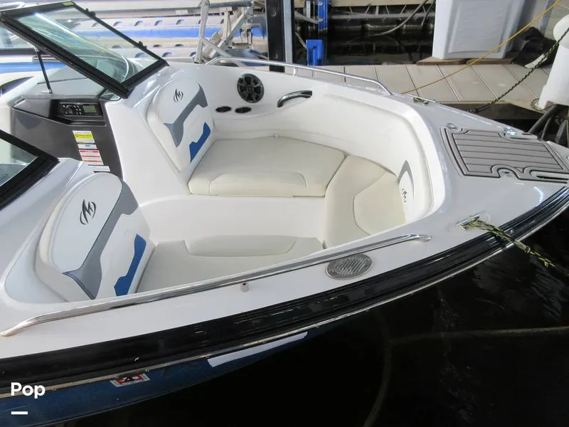 Slide: The Image of Bow Seating - 15781971