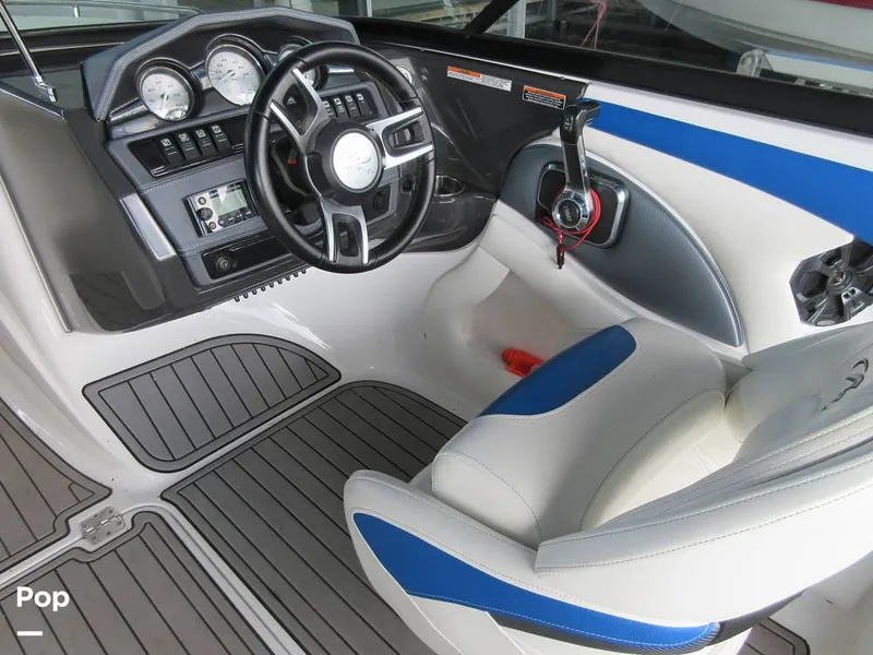 Slide: The Image of Captain's Chair / Helm - 15781995