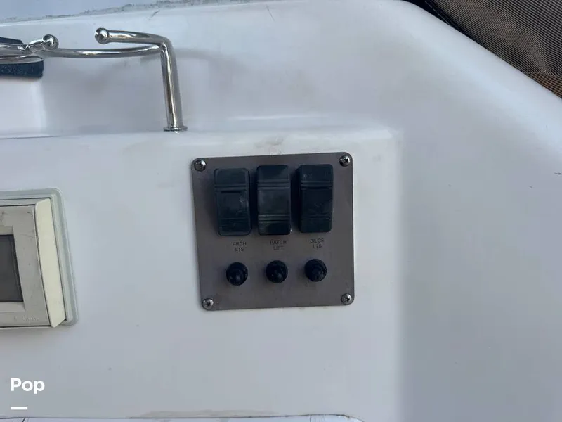 Slide: The Image of Regal 3060 Window Express 2004 - 15632126