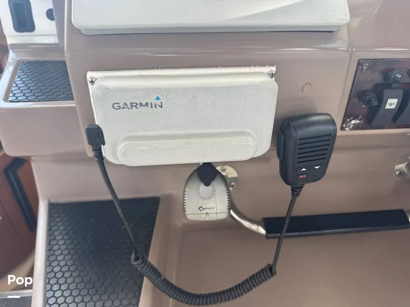 Slide: The Image of Regal 3060 Window Express 2004 - 15632143