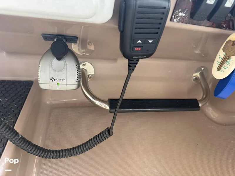 Slide: The Image of Regal 3060 Window Express 2004 - 15632144