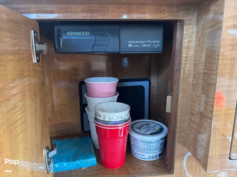 Slide: The Image of Regal 3060 Window Express 2004 - 15632165