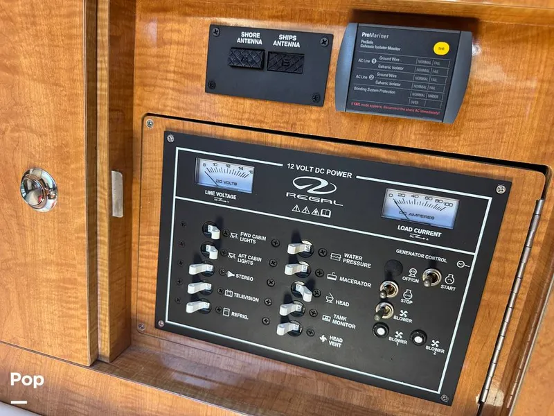 Slide: The Image of Regal 3060 Window Express 2004 - 15632188