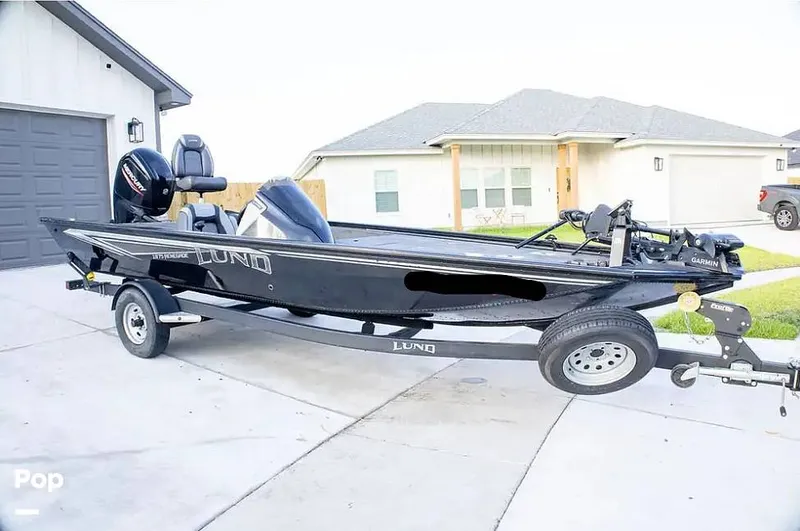 Slide: The Image of Bow Trolling Motor/stern Pedestal Seat - 15695339