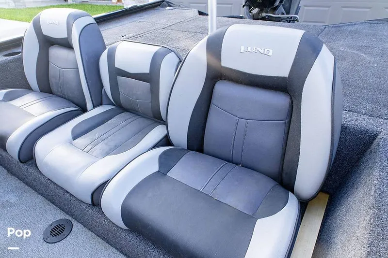 Slide: The Image of Passenger Seating - 15680950