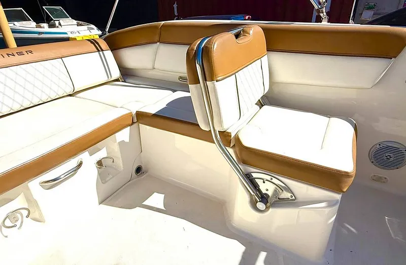 Slide: The Image of Bayliner DX2200 2020 - 15795245